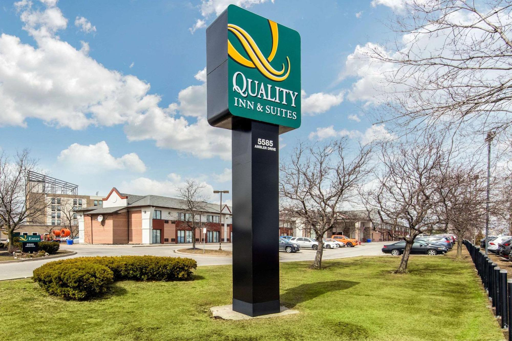 Quality Inn & Suites 5585 Ambler Drive Mississauga Ontario Екстериор снимка