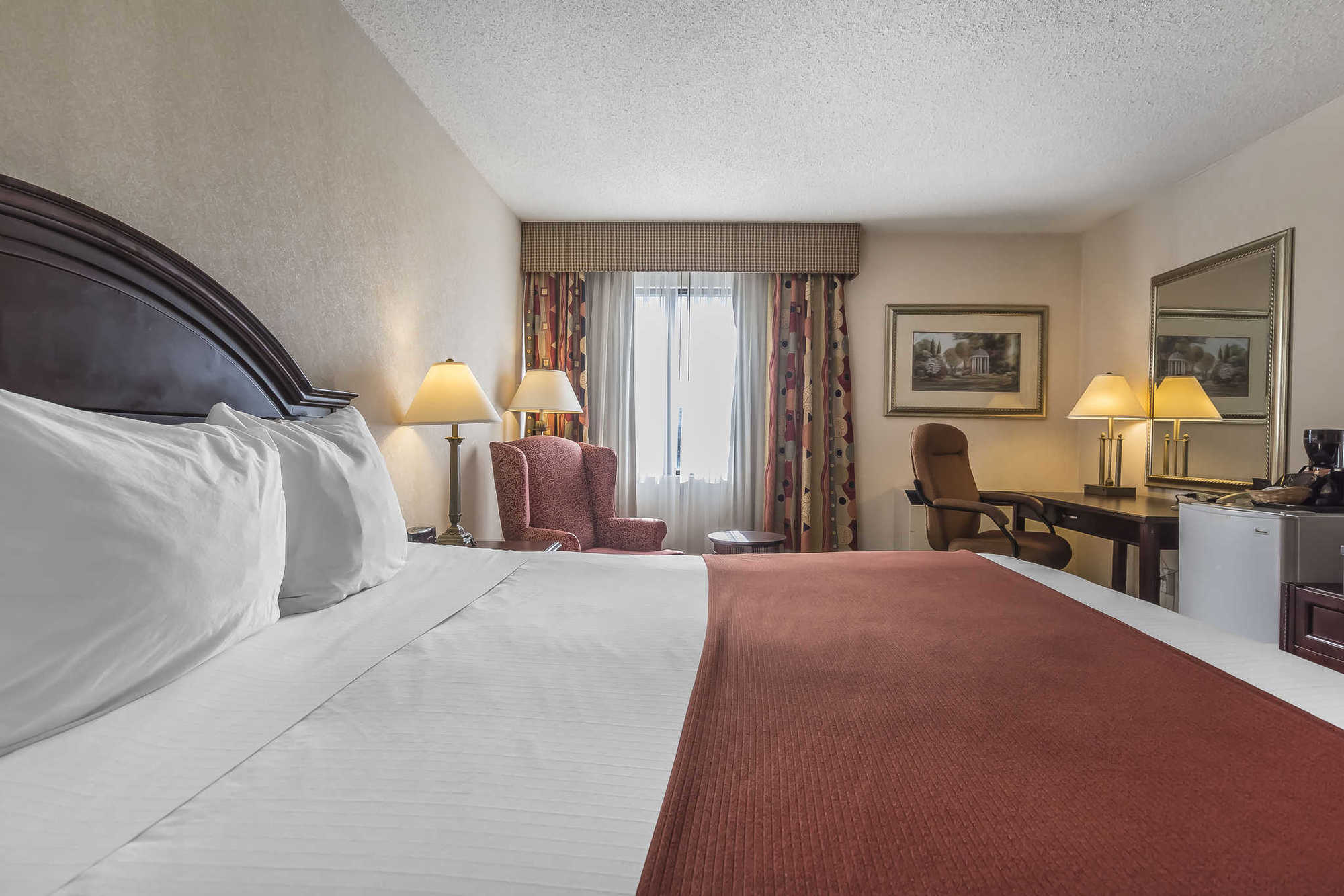 Quality Inn & Suites 5585 Ambler Drive Mississauga Ontario Стая снимка