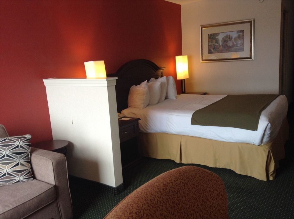 Quality Inn & Suites 5585 Ambler Drive Mississauga Ontario Екстериор снимка