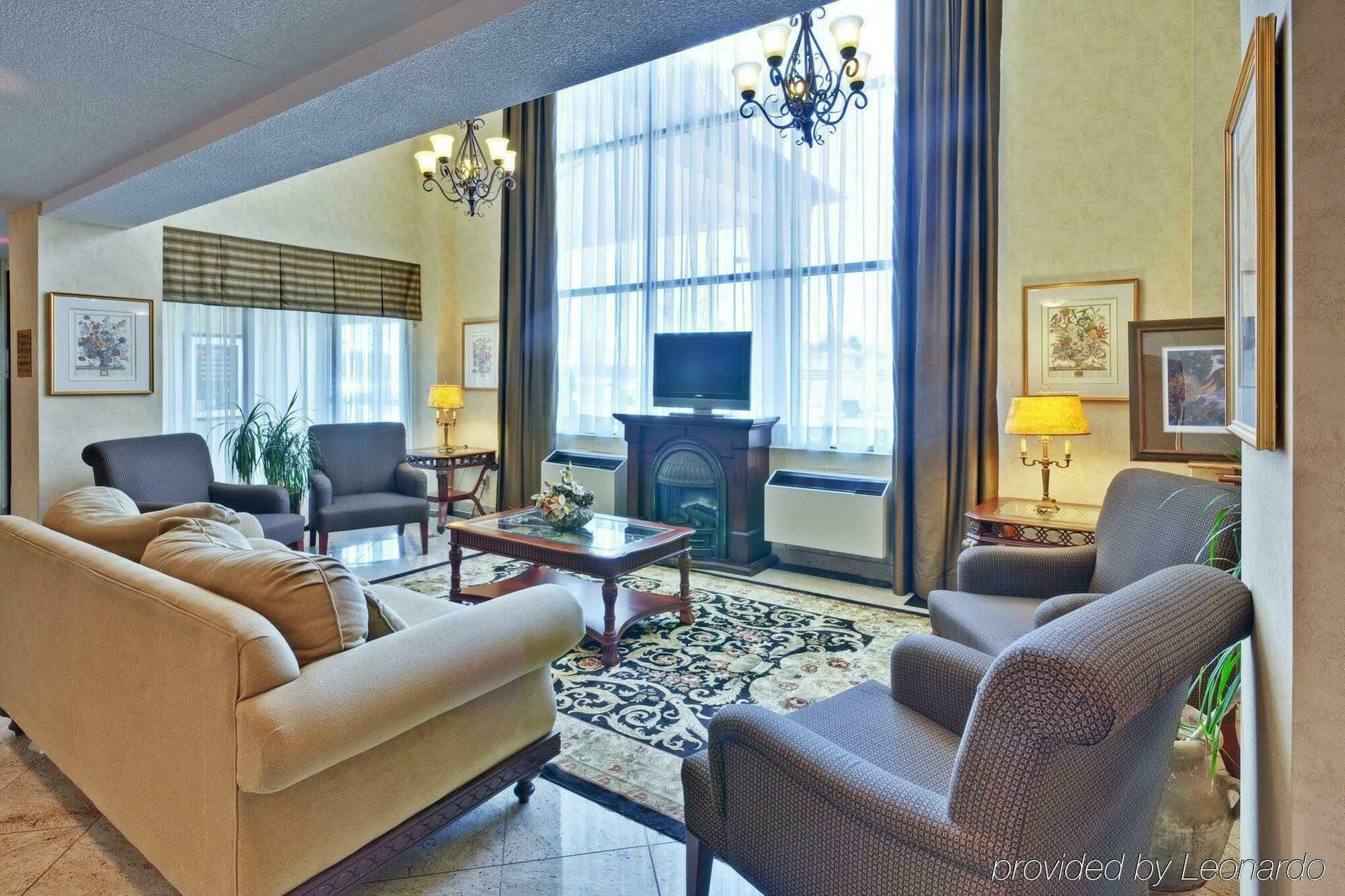 Quality Inn & Suites 5585 Ambler Drive Mississauga Ontario Интериор снимка